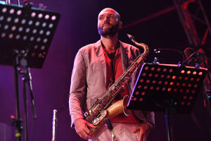Джаз музыкант Сергей Головня Къырымда Koktebel Jazz Party 2020 халкъара джаз фестивалинде чыкъышта булуна